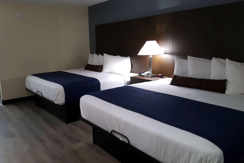 Baymont by Wyndham Ridgeland I-95 photo 33