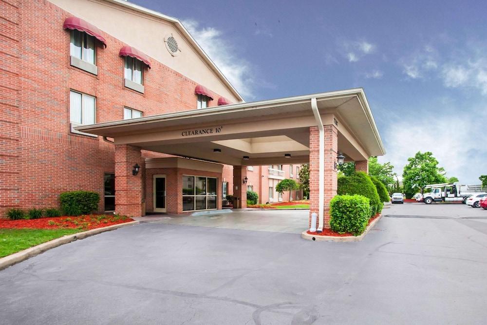 Quality Inn & Suites Germantown North photo 29