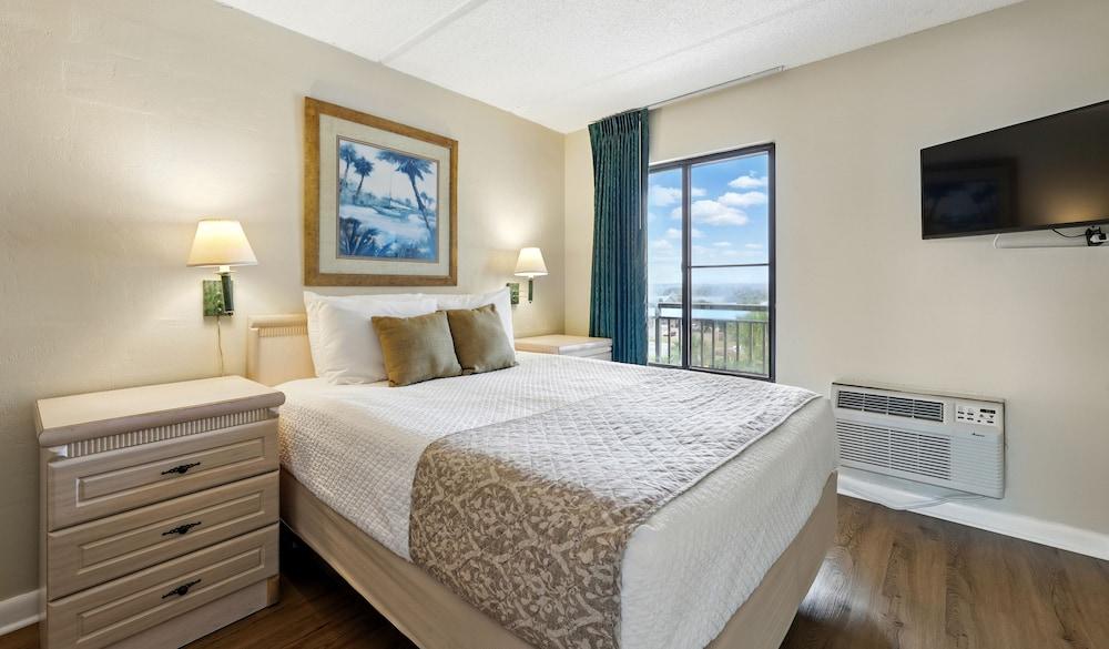 Beacher's Lodge Oceanfront Suites photo 30