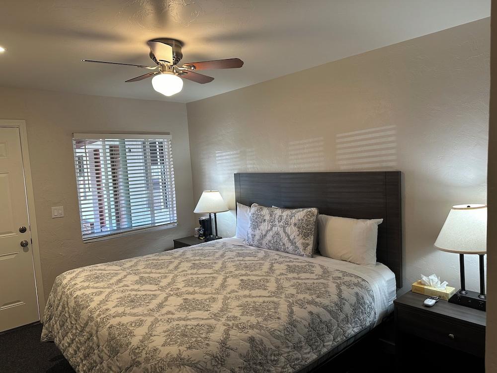 Lee Vining Motel photo 27
