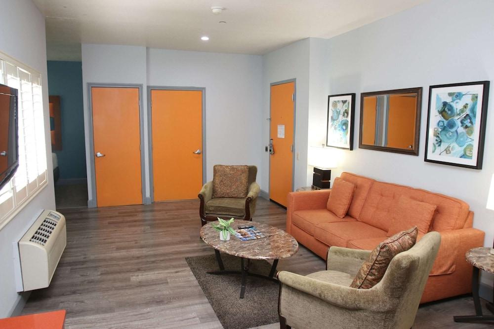 BLVD Hotel and Studios Universal-Hollywood, an Ascend Collection Hotel photo 41