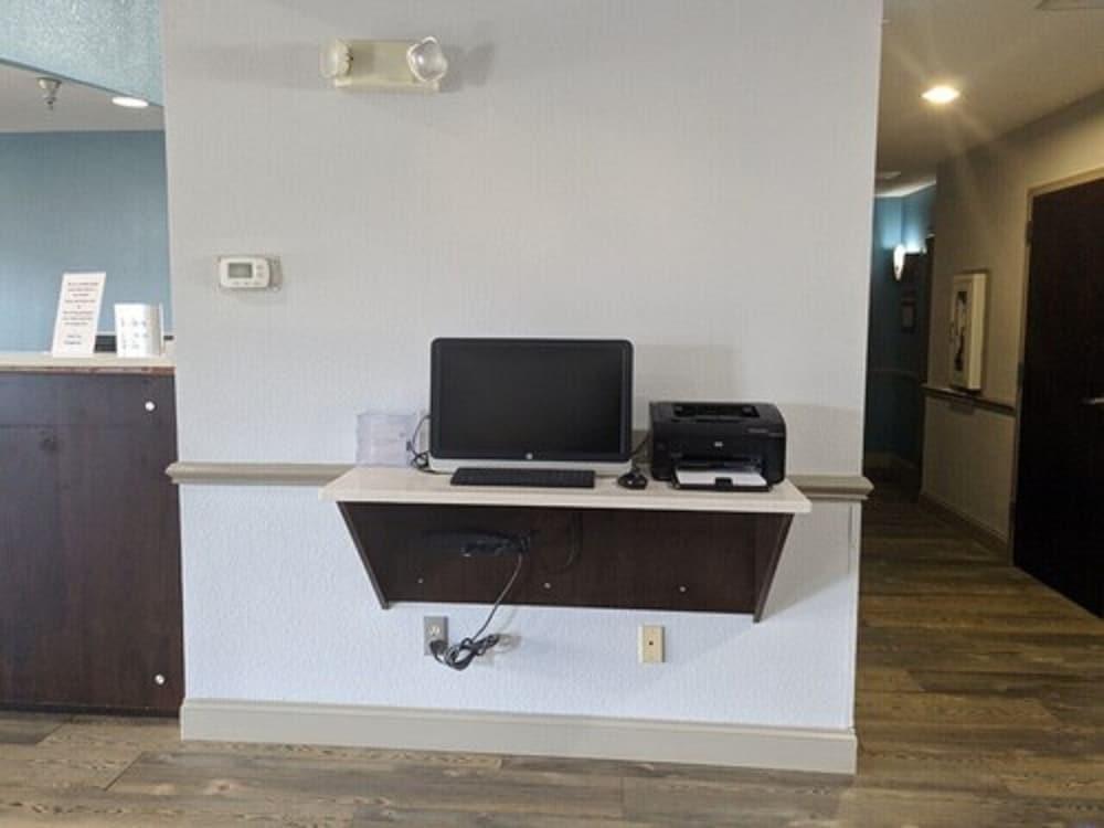 SureStay Plus Hotel by Best Western Tarboro photo 27