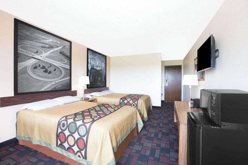 Super 8 by Wyndham Boonville photo 25