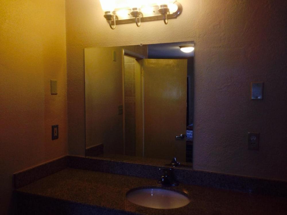 Desert Inn photo 24