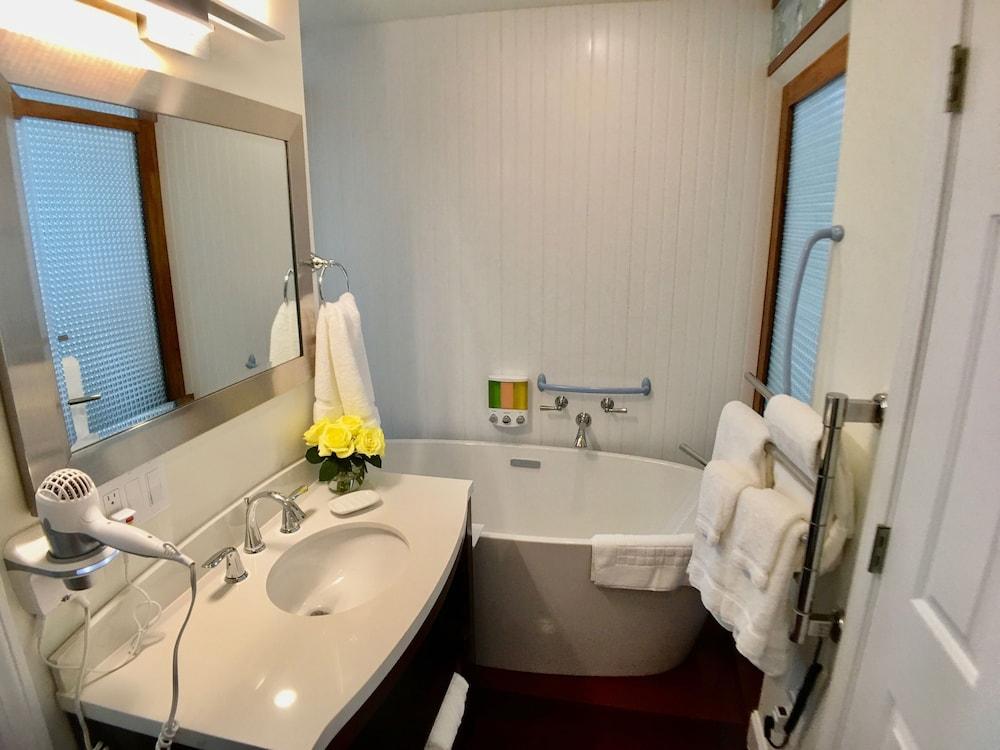 Camden Riverhouse Hotel photo 52