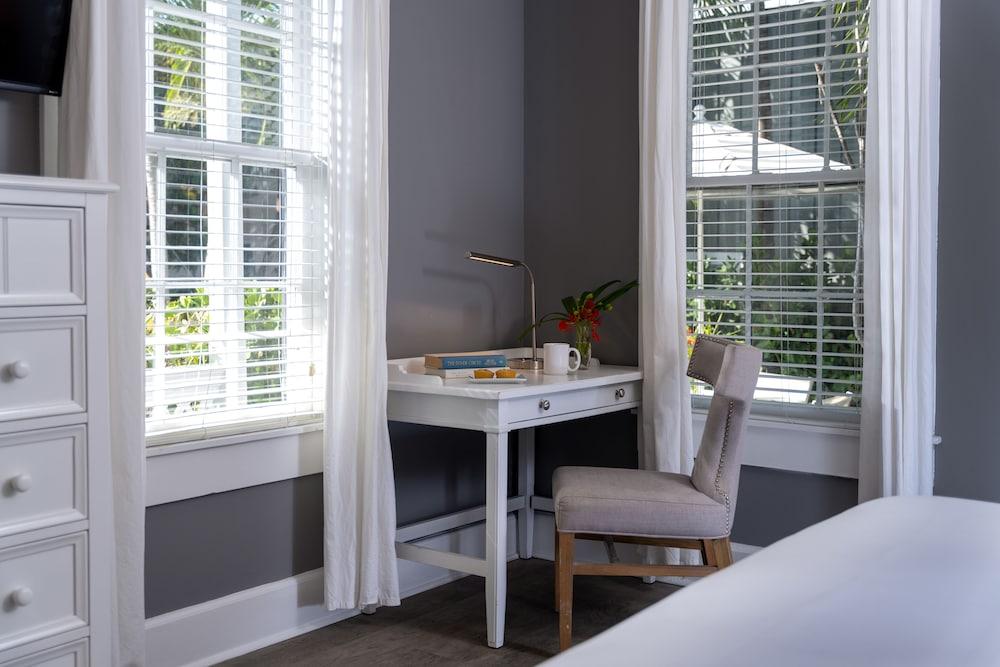 Alexanders Guesthouse - Adult Exclusive, LGBTQ Friendly photo 57