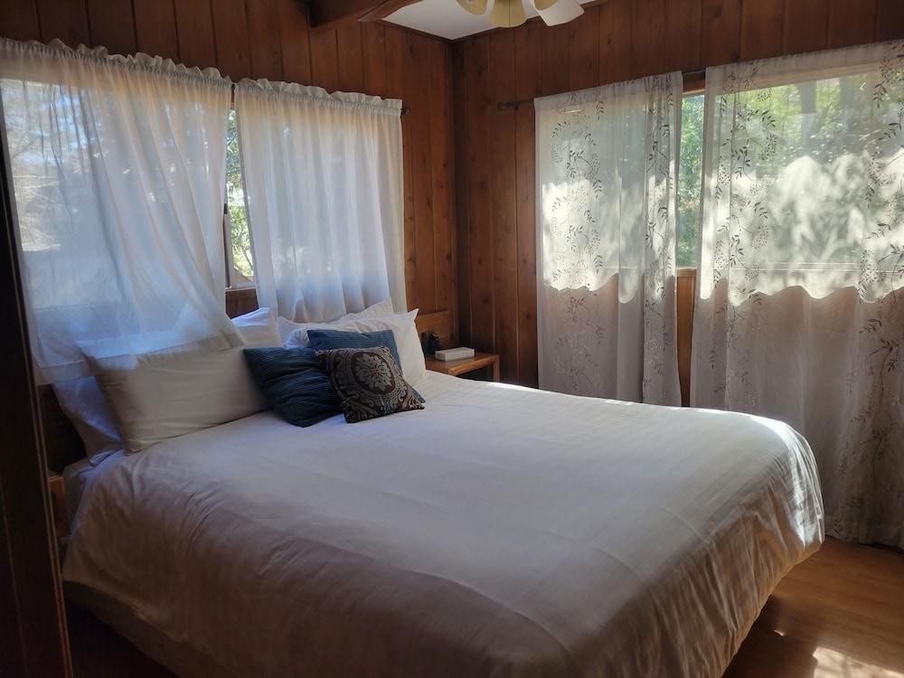 Sleepy Hollow Cabins and Hotel photo 56