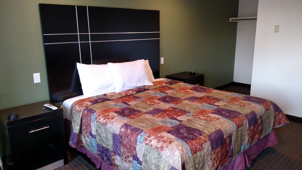 Genes Motel photo 6