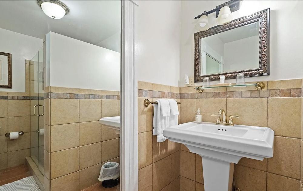 The Foster Harris House photo 7