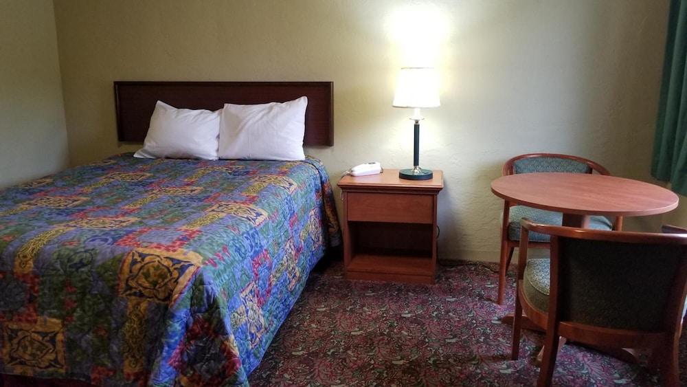 Quick Stop Motel photo 8
