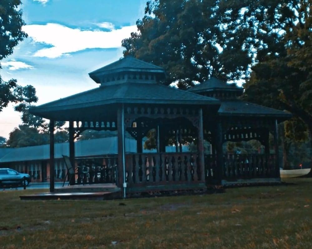The Inn At Gull Lake photo 19