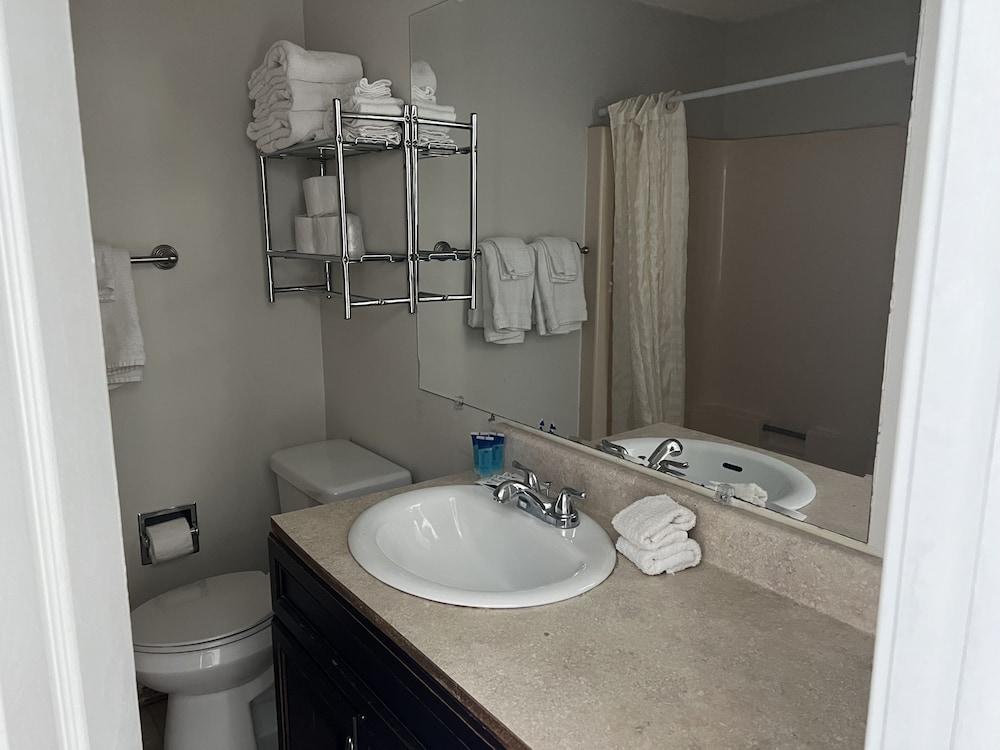 SHIPS INN Hotel photo 29