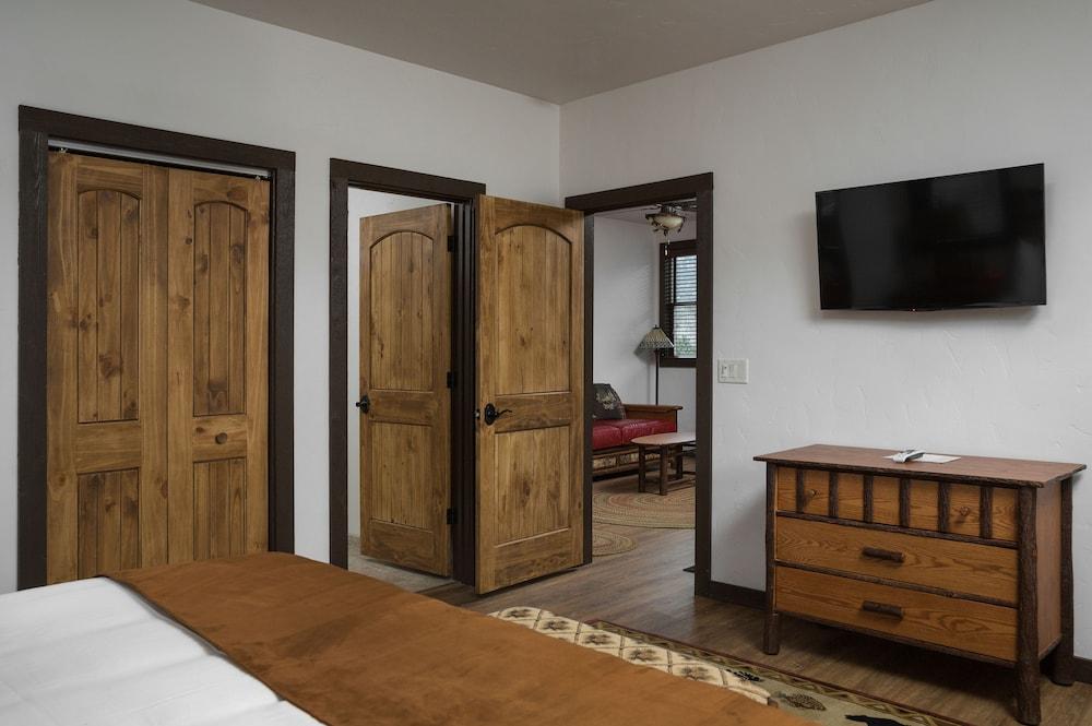 The Landing at Estes Park - Riverside Retreat photo 20