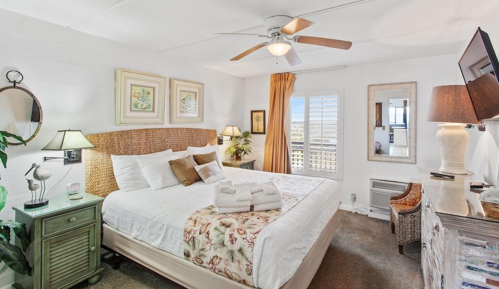 Beacher's Lodge Oceanfront Suites photo 32