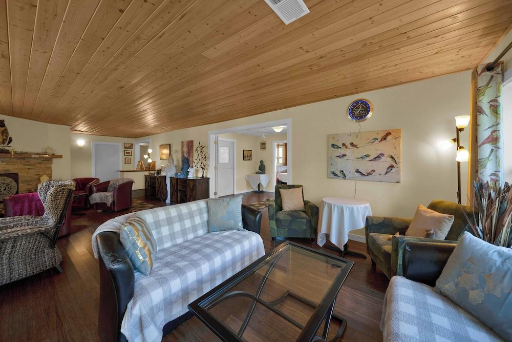 The Inn at Shasta Lake photo 9