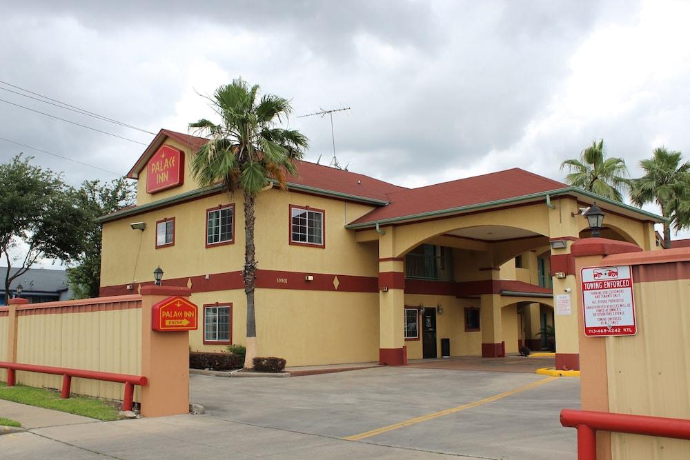 Palace Inn I10East & John Ralston photo 1