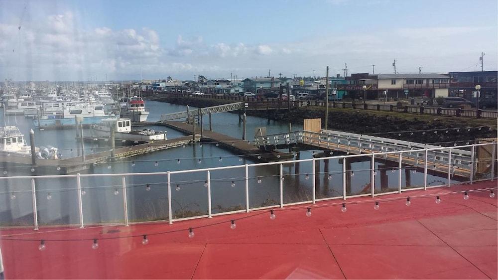Islander Westport photo 63