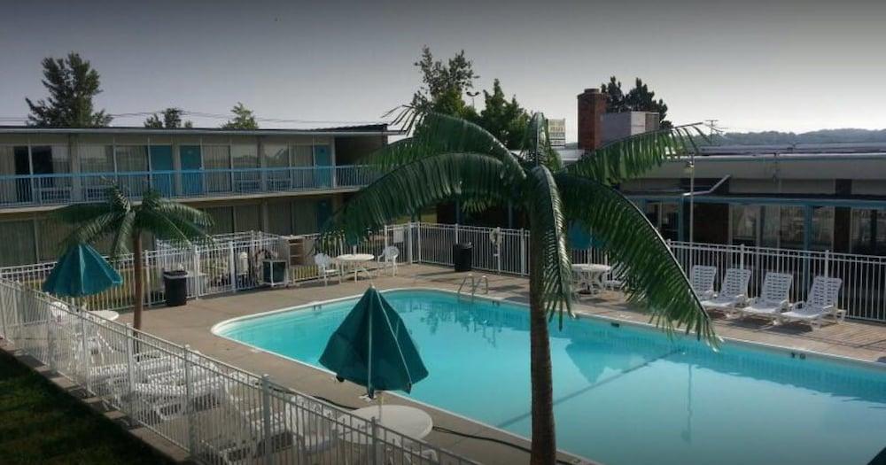 Ridge Crest Hotel photo 14