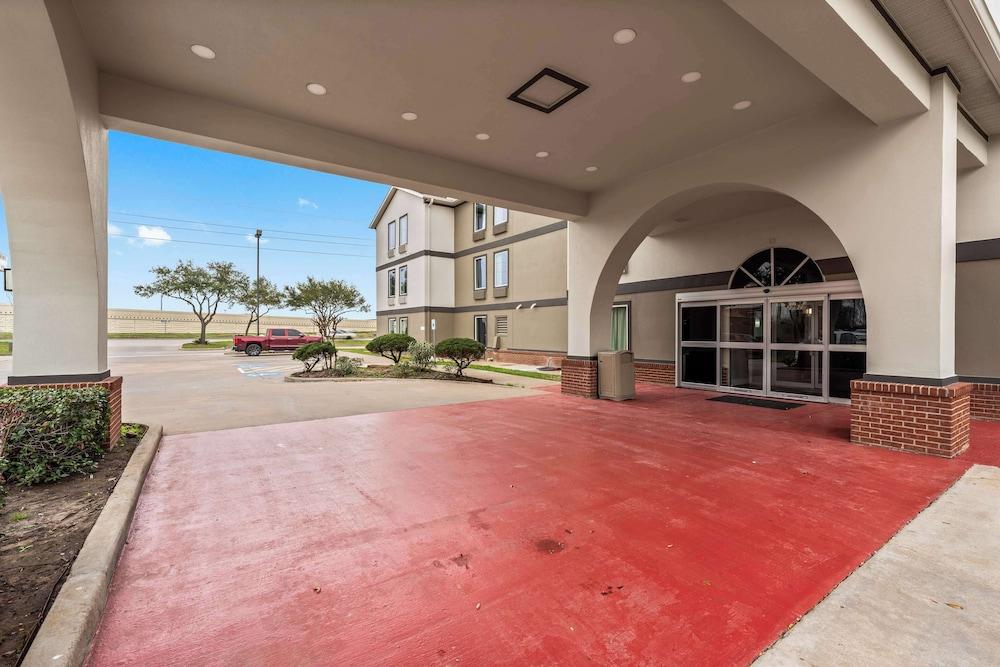 Motel 6 Rosenberg, TX photo 24