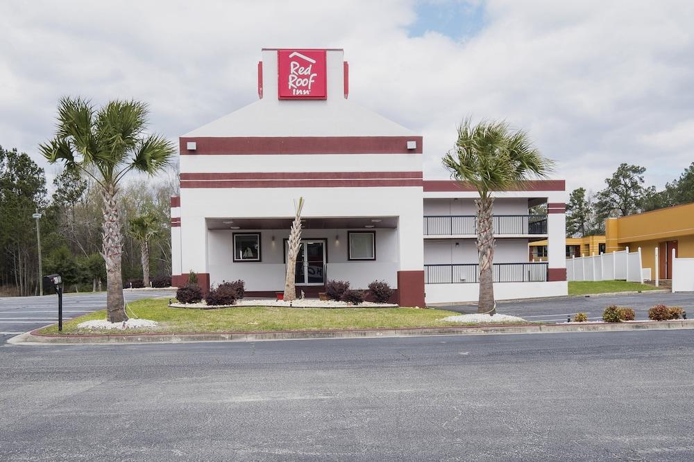 Red Roof Inn Walterboro photo 17