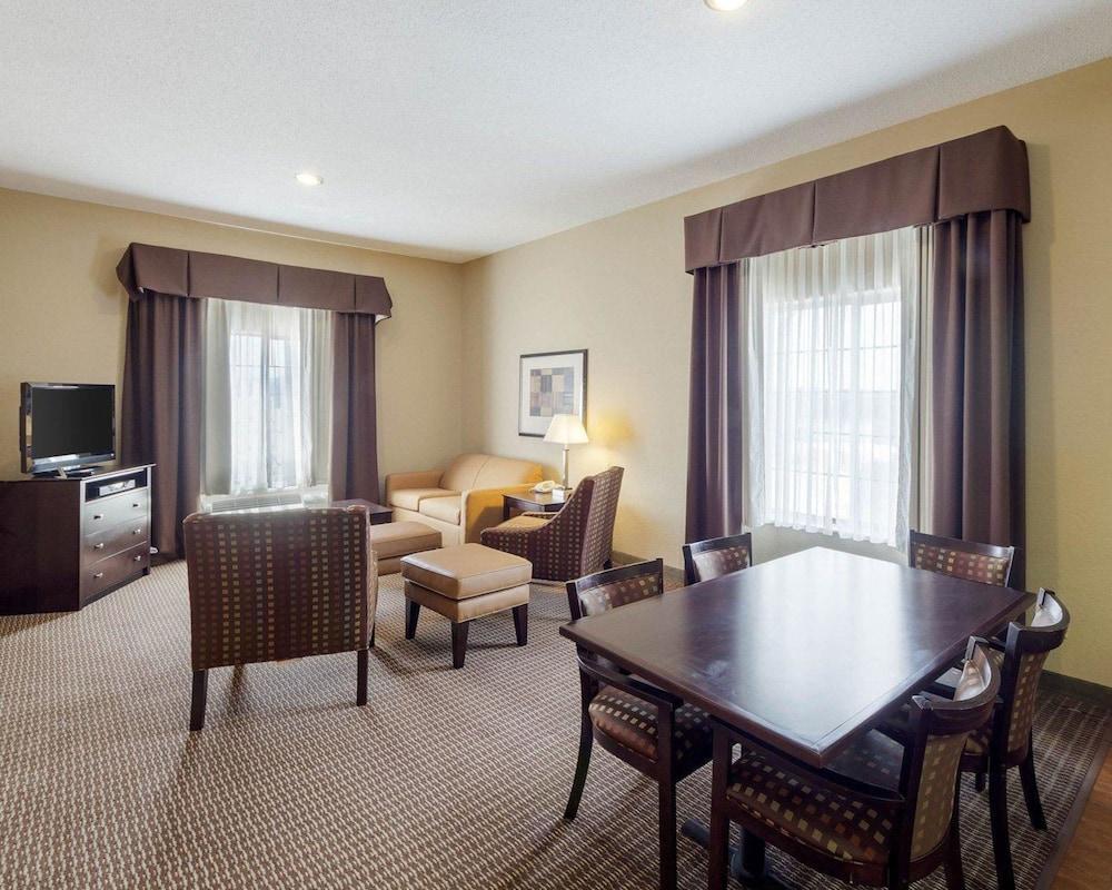 Comfort Inn & Suites Burnet photo 37