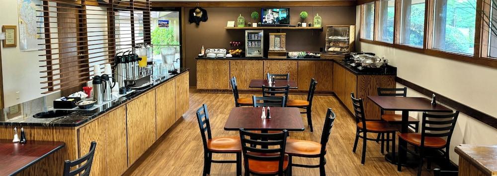 Spring Valley Inn photo 31