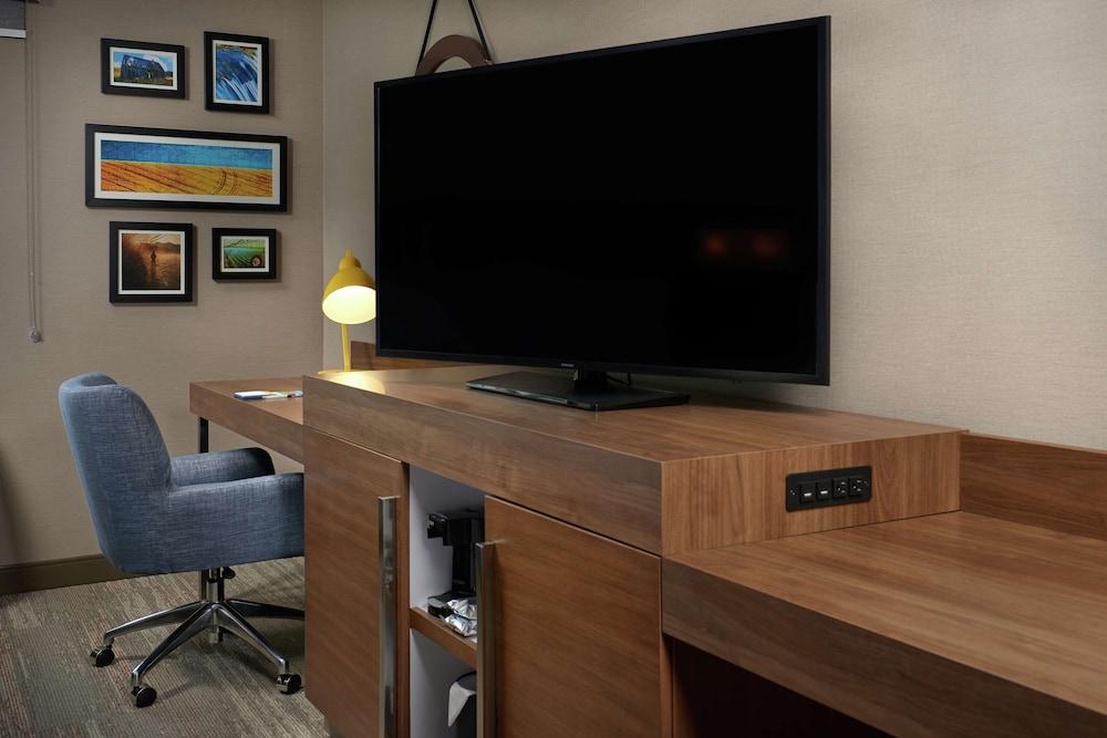 Hampton Inn by Hilton Burley photo 7