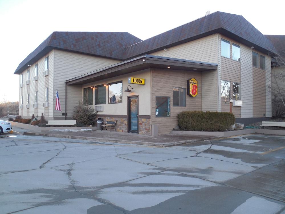 Super 8 by Wyndham Buffalo photo 26