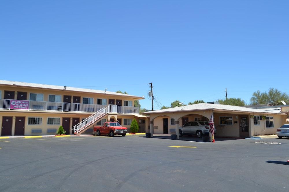 Budget Inn of Needles photo 13