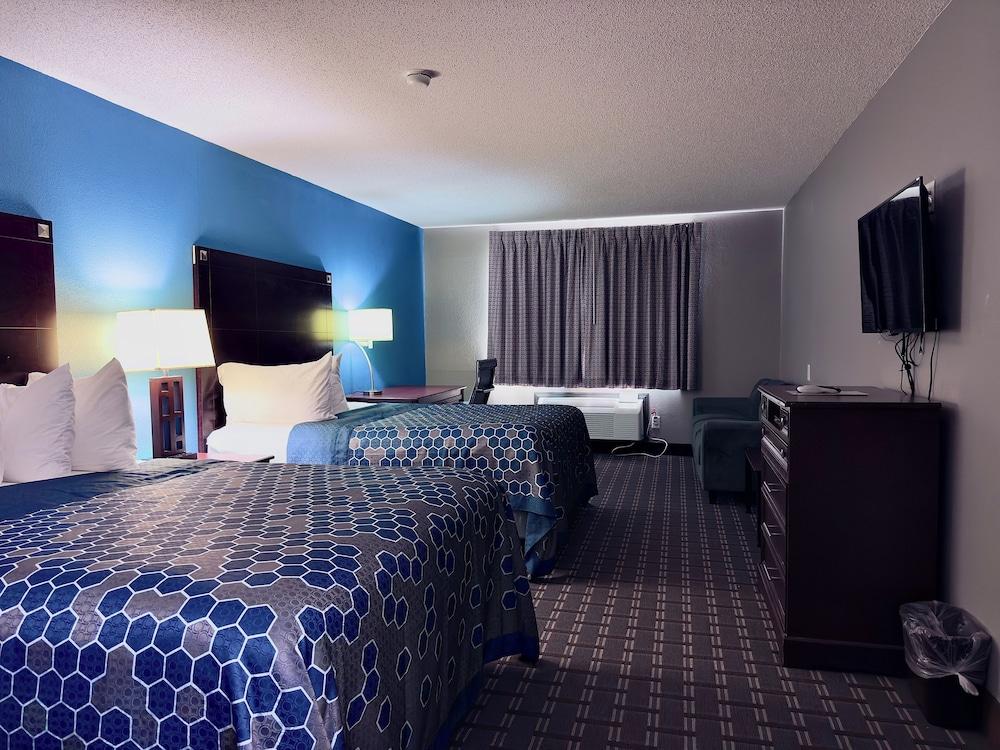 American Inn Cedar Rapids South photo 9