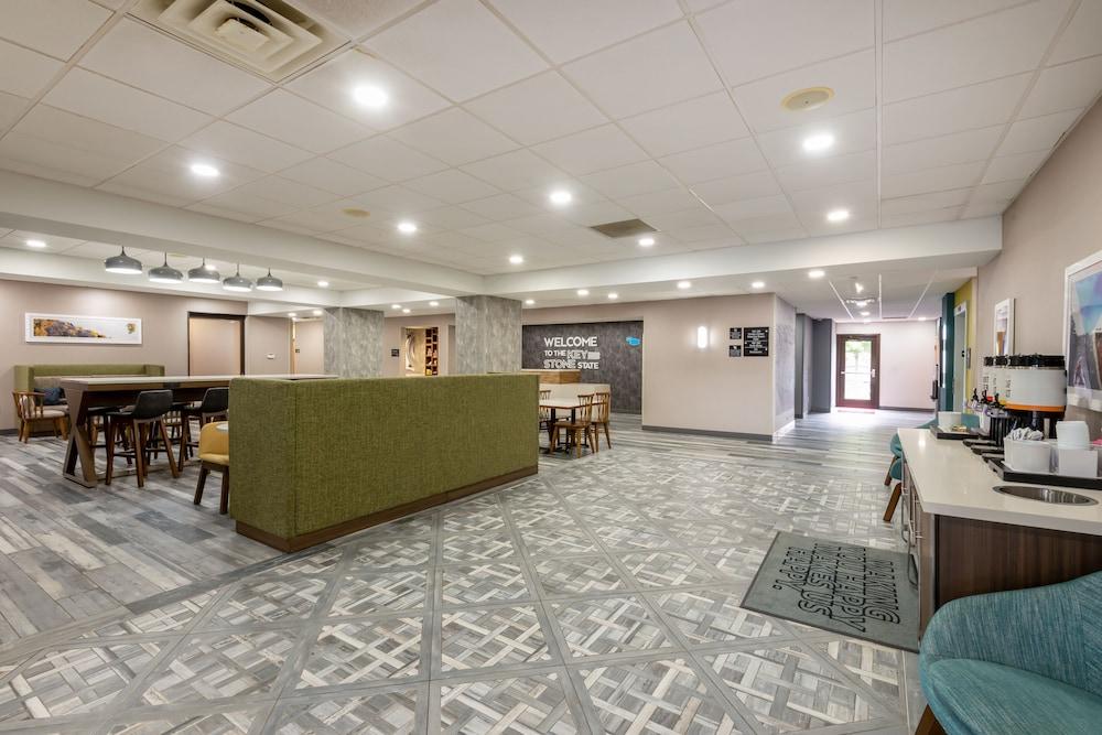 Hampton Inn Belle Vernon photo 32