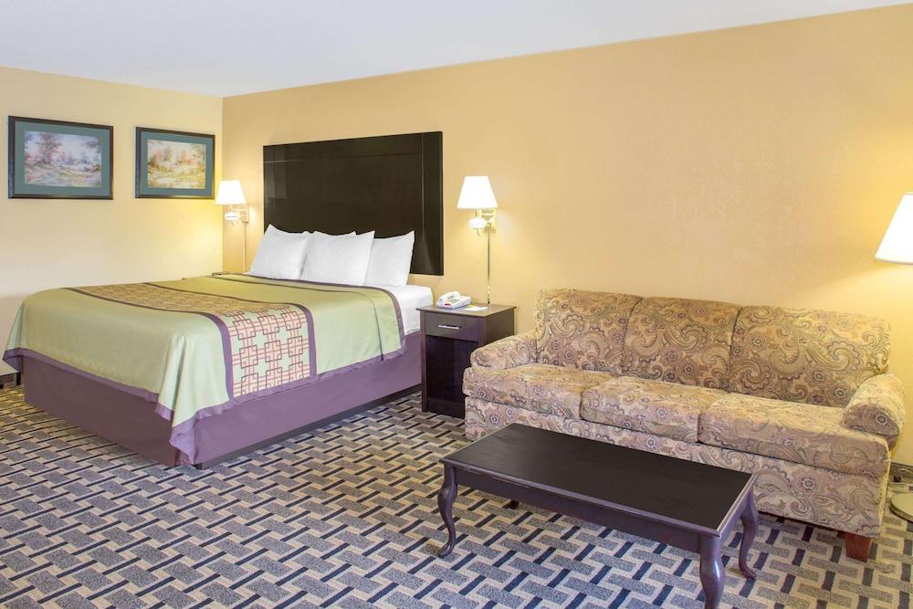 Days Inn by Wyndham Andalusia photo 5
