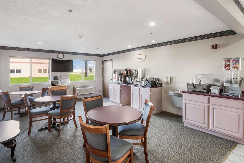 Americas Best Value Inn Wenona photo 29