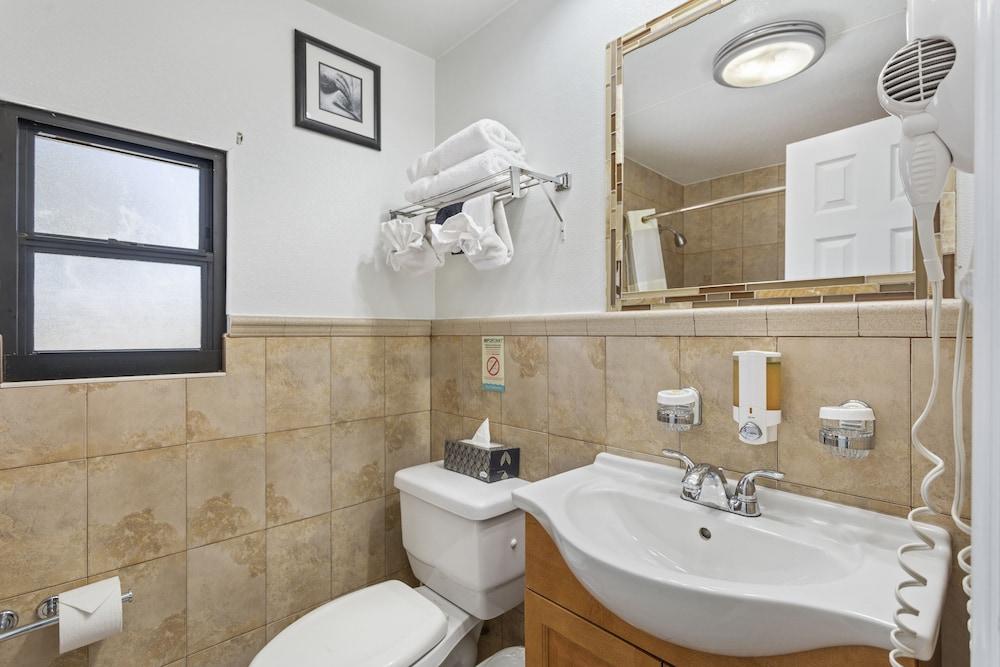 Bayview Plaza Waterfront Resort photo 89
