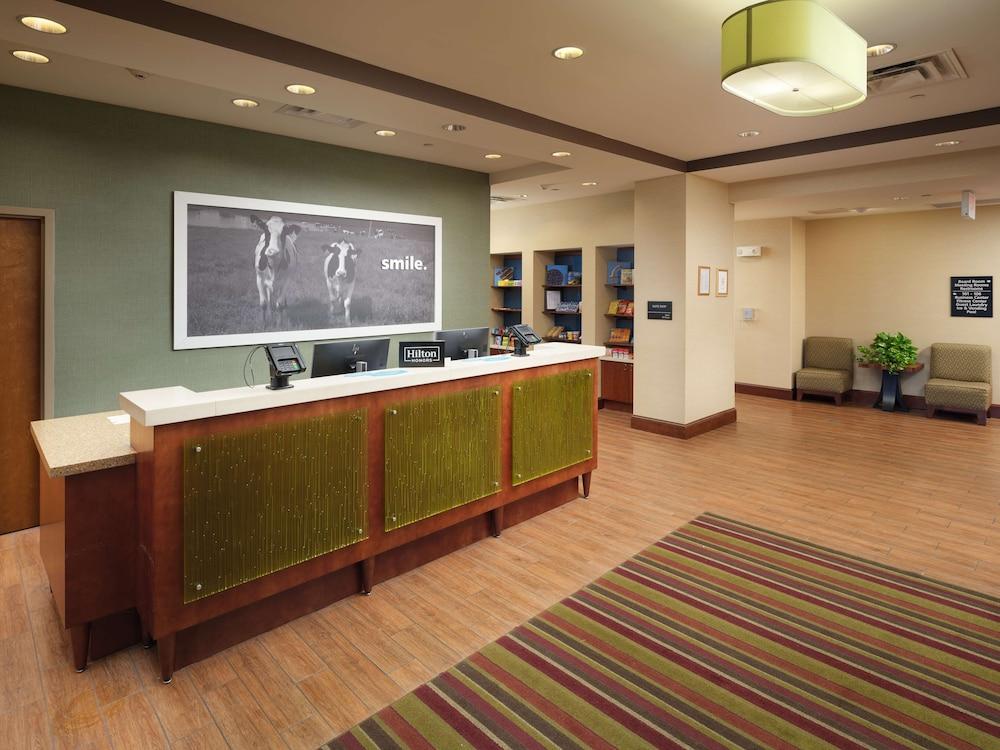 Hampton Inn Cleveland, TN photo 2