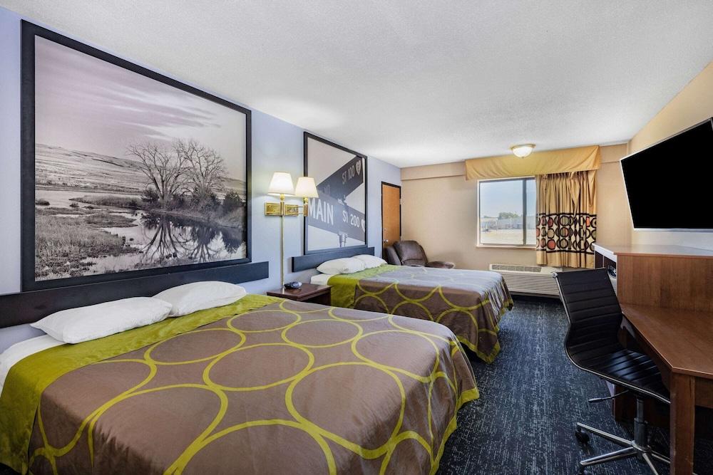 Super 8 by Wyndham Valentine NE photo 14