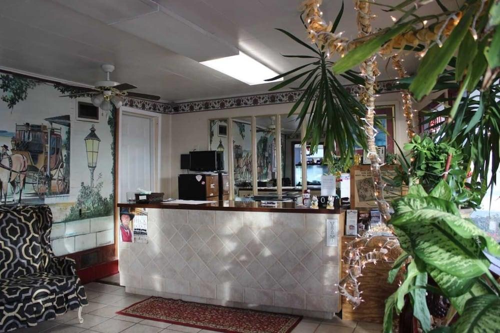 Thunderbird Motel photo 2