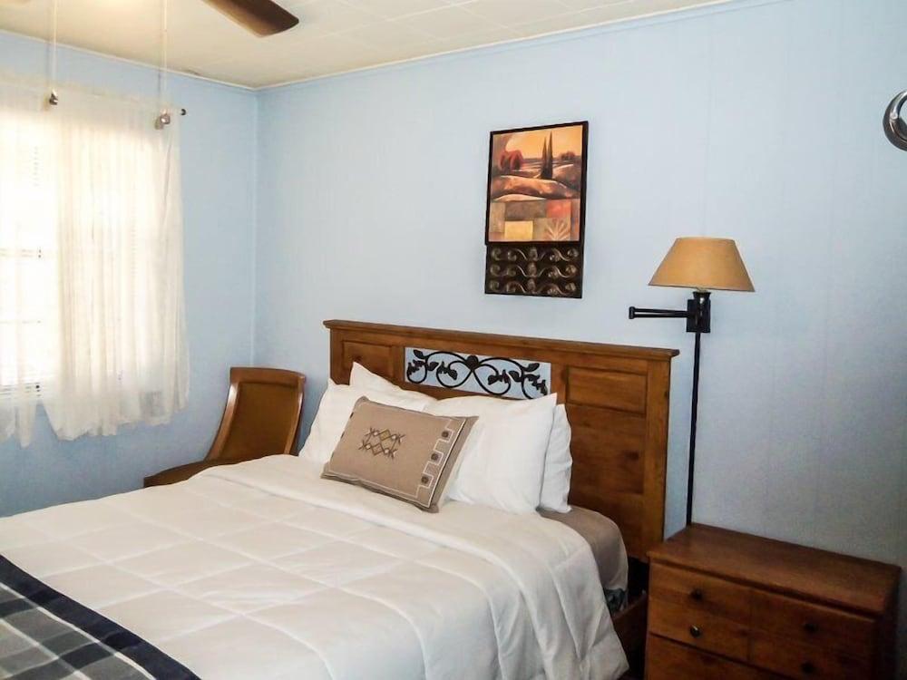 The Gold Pan Motel photo 32