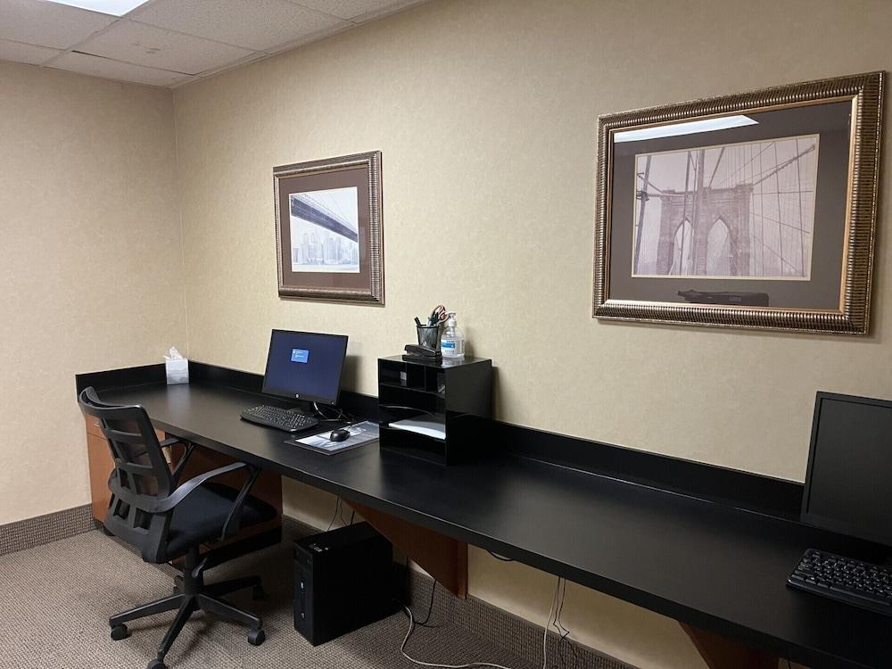 Wingate By Wyndham Peoria photo 47