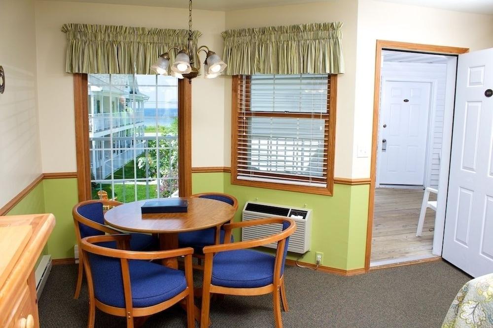 Bay Breeze Resort photo 97