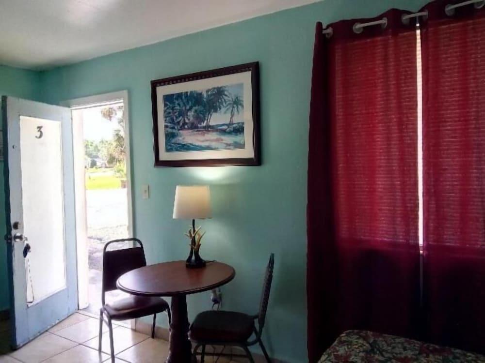 Skylark Motel photo 12