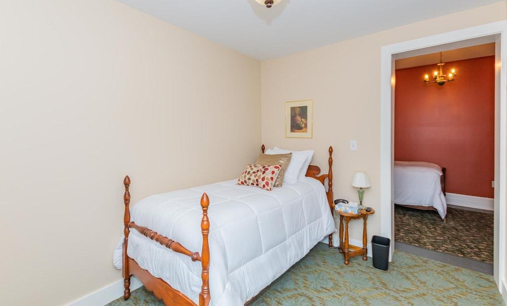 Historic Hotel Broadalbin photo 22