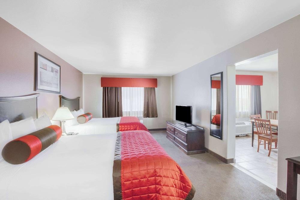 Baymont by Wyndham Wheeler photo 6