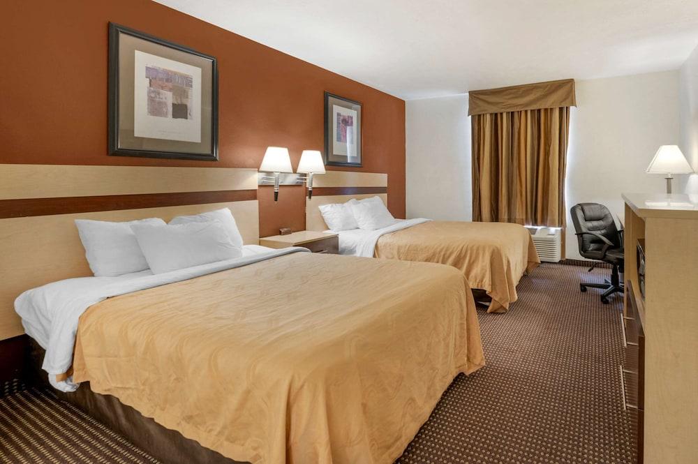 Quality Inn & Suites photo 14