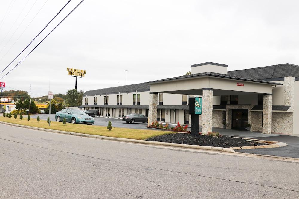 Quality Inn Cleveland North photo 36