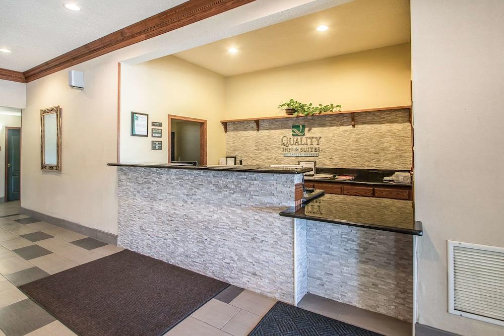 Quality Inn & Suites East Troy I-43 photo 8