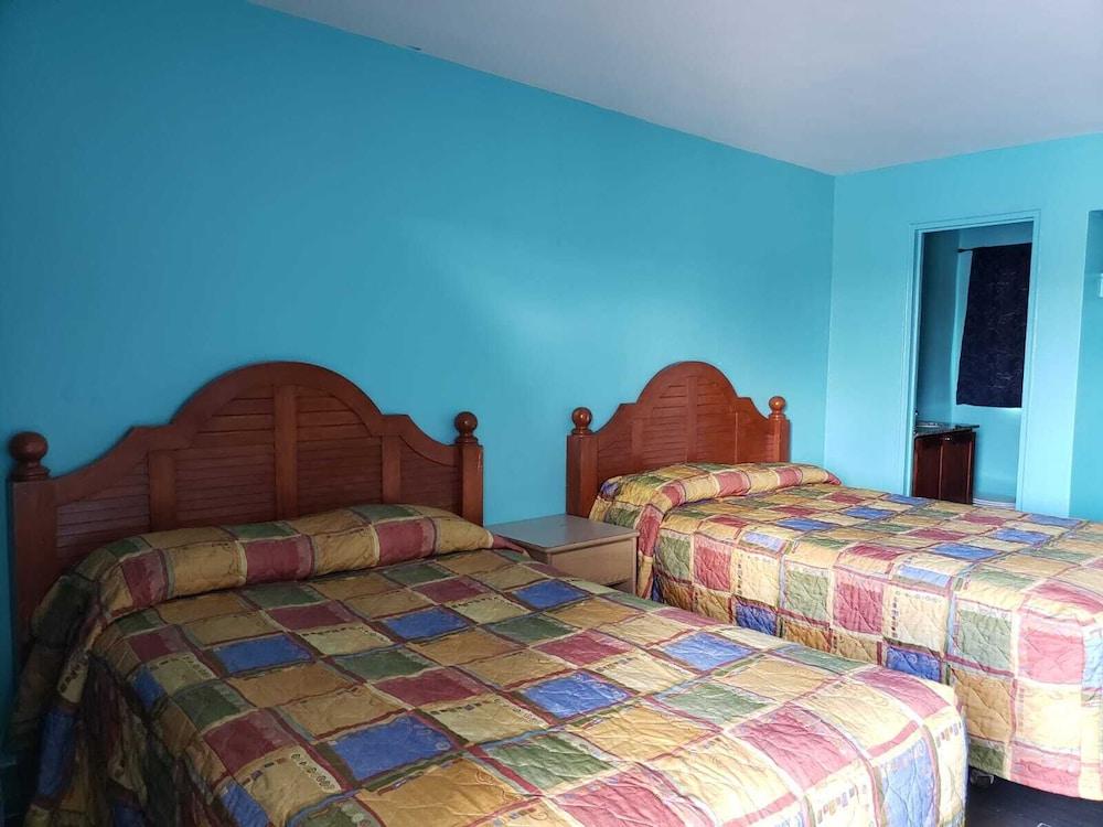 Slumberland Motel photo 3