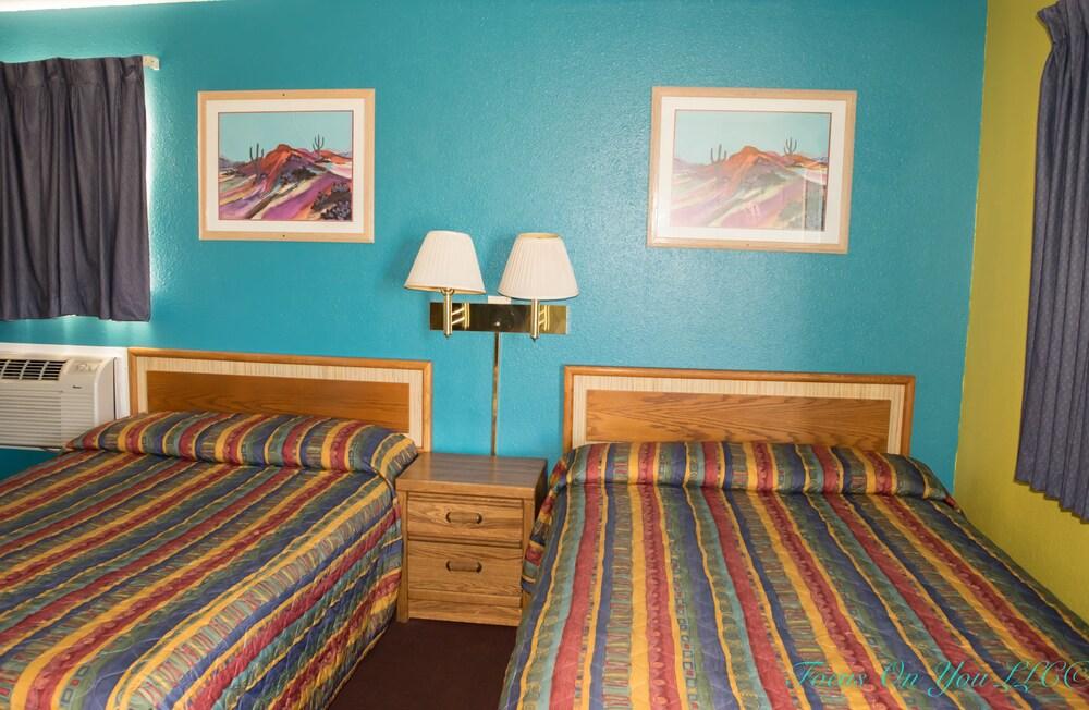 Bloomfield Motel photo 6