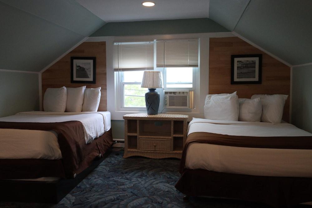 The Burgundy Inn photo 83