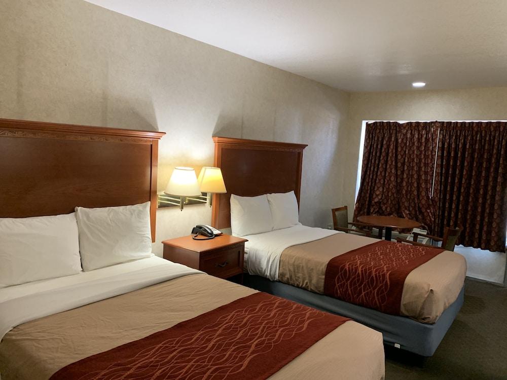 Coachman's Inn Motel photo 12